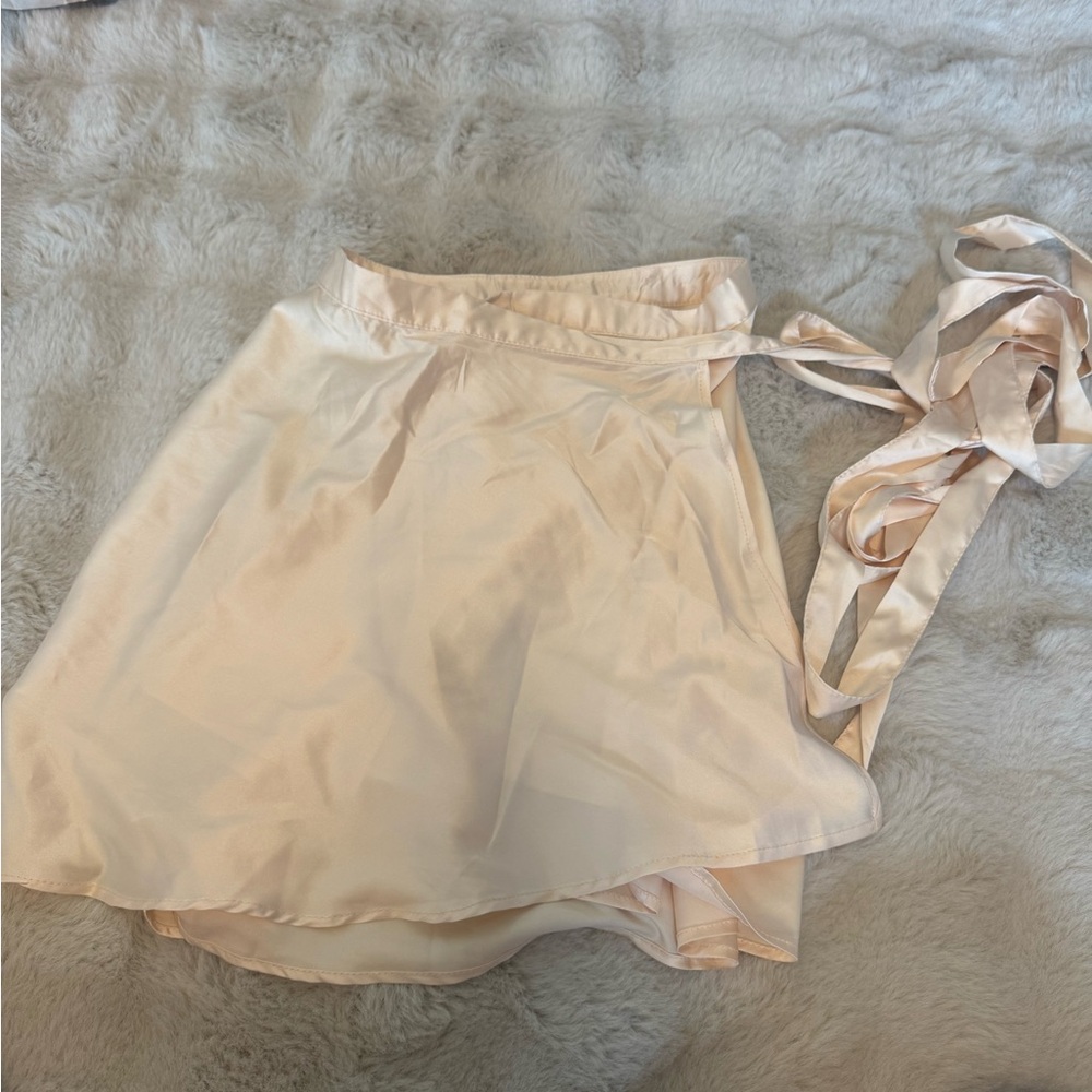 NWT 🤍 ‘Such A Delight’ long sleeve top and ‘In A Dream’ skirt in champagne XS